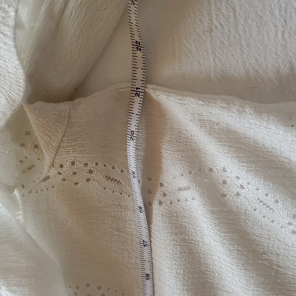 Simply Vera Vera Wang White Eyelet Ruffled Sz. M Top - Picture 7 of 12